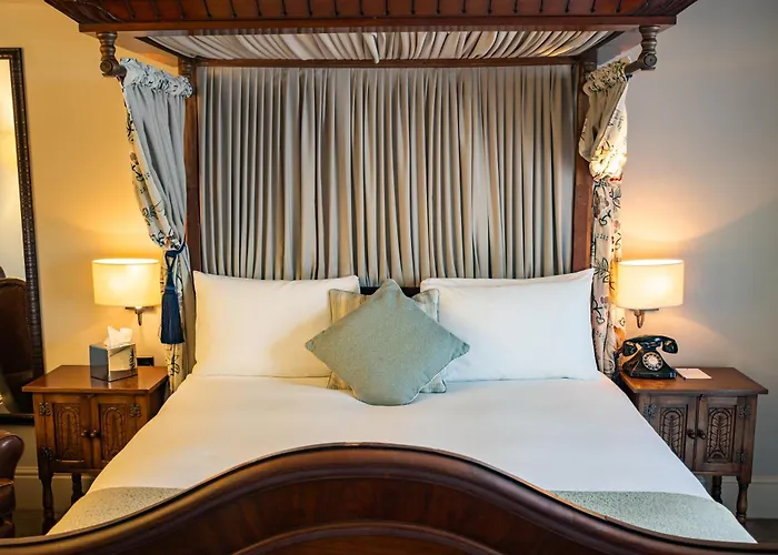 The Red Lion Hotel