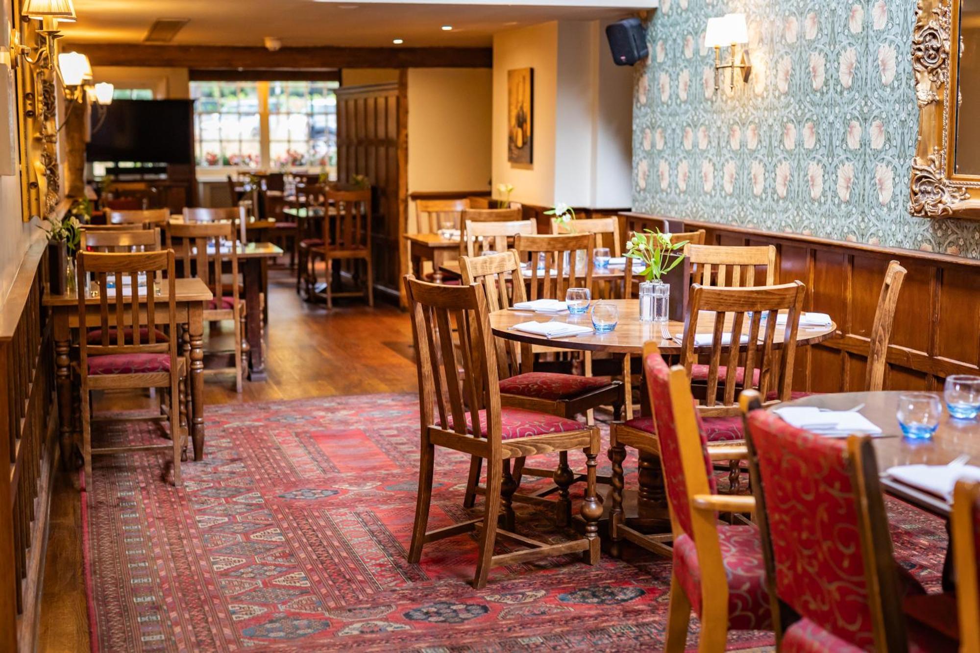 The Red Lion Hotel 3*