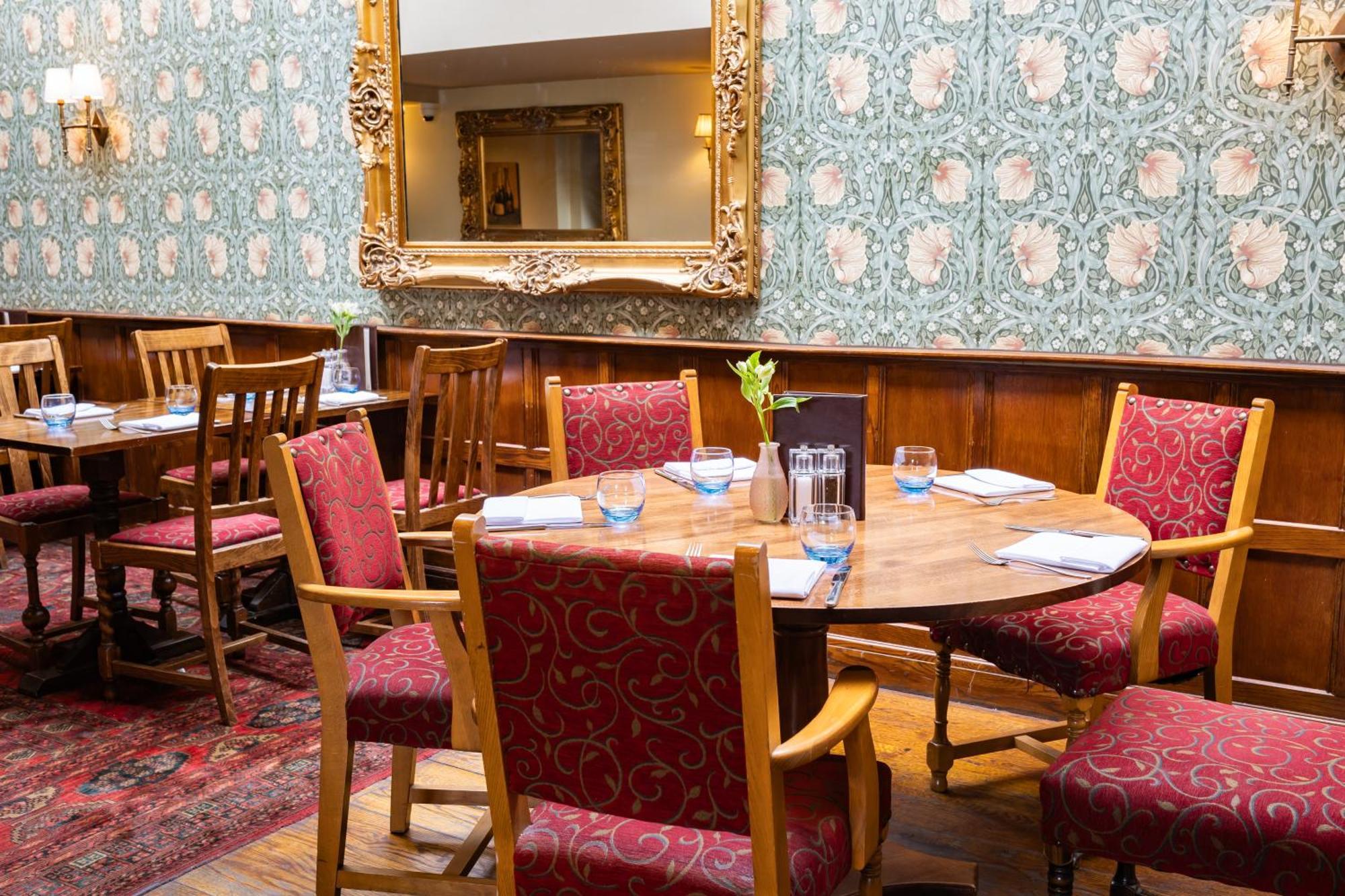 Hotel The Red Lion 3*