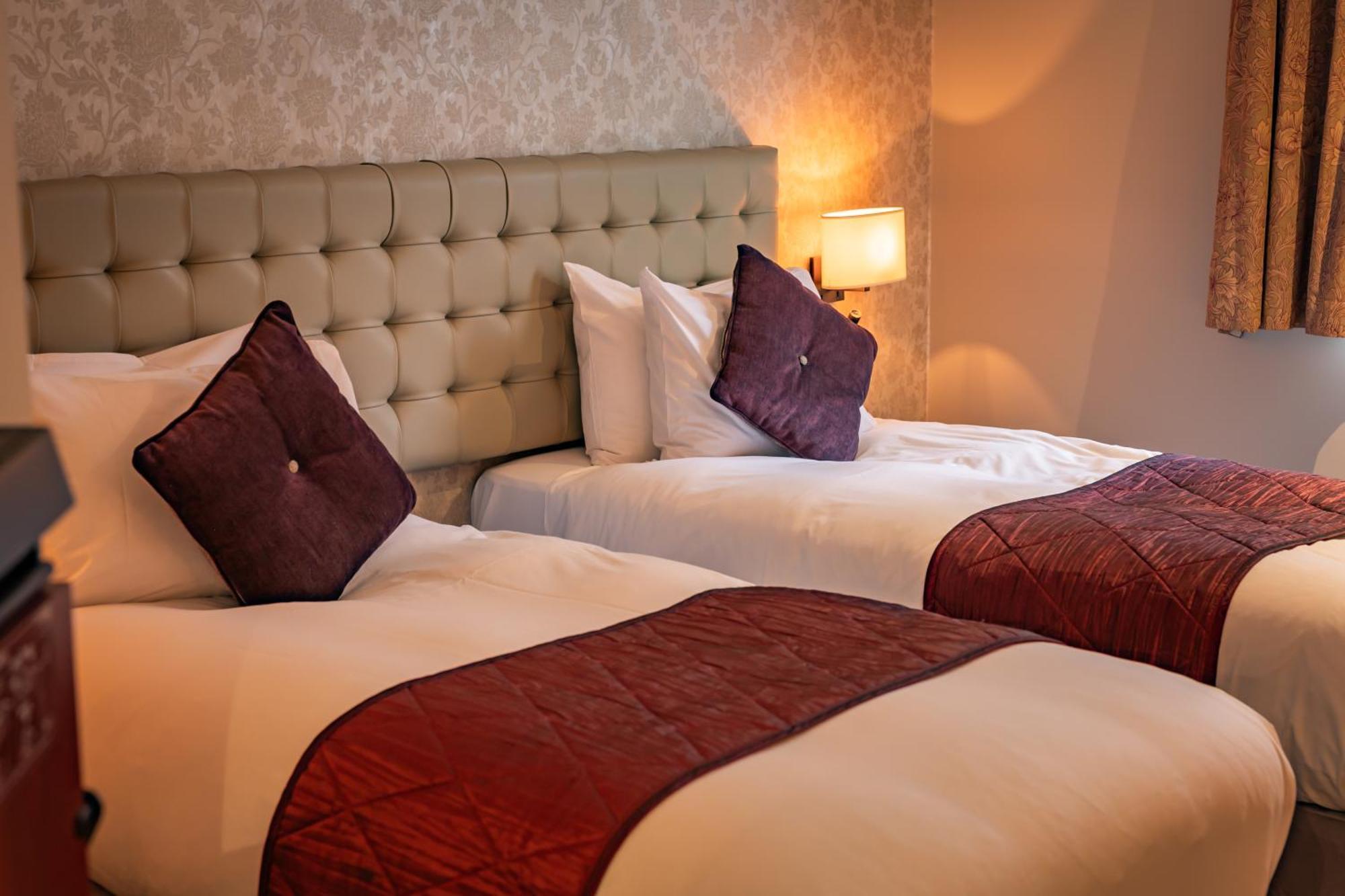 The Red Lion Hotel 3*