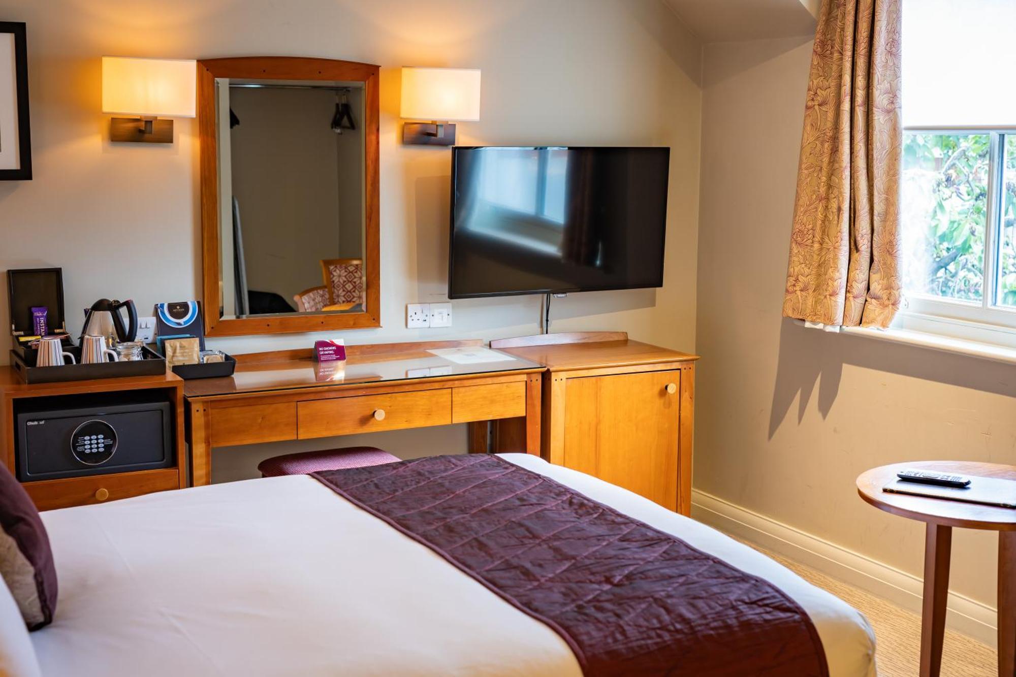 The Red Lion Hotel 3*