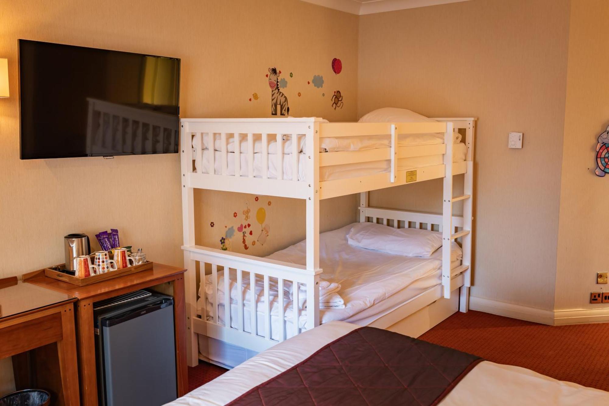 The Red Lion 3*